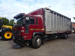 /photos/1913861126Volvo FL6 Livestock Lorry.jpg